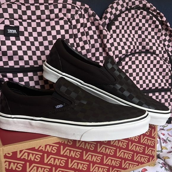 Vans Men’s Classic Slip-On (Checkerboard)Black/Black
VN000EYE276
Sneakers - Picture 6 of 15